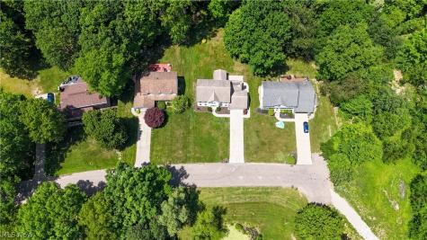 2057 Burning Tree Lane Youngstown OH 44505