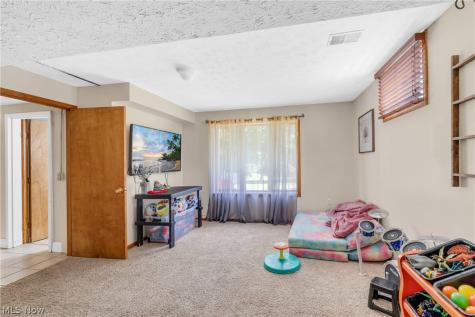 1159 E Robinson Avenue Barberton OH 44203