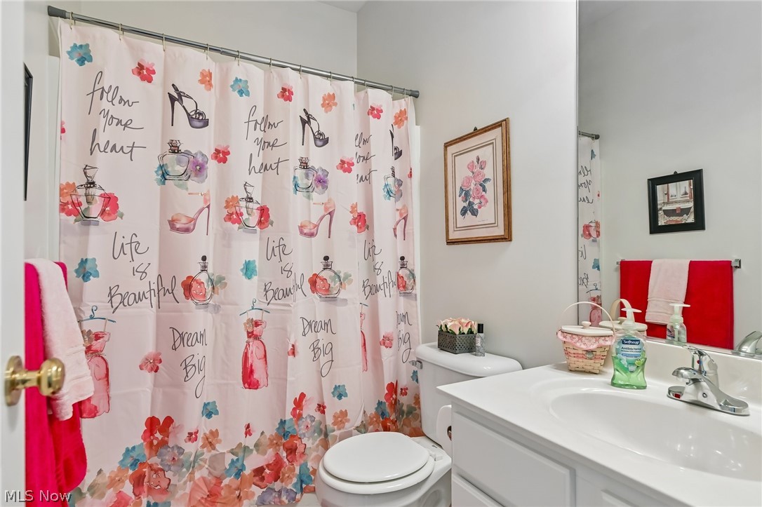38466 Renwood Avenue Avon OH 44011