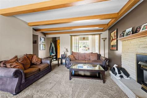 12977 W Pleasant Valley Road Parma OH 44130