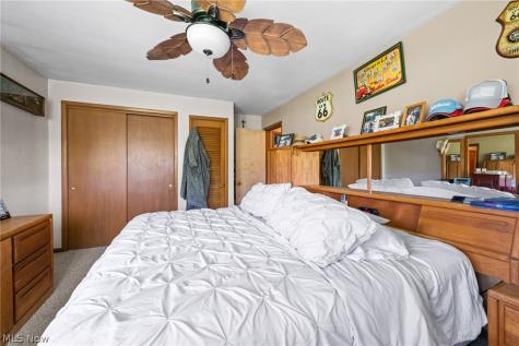 12977 W Pleasant Valley Road Parma OH 44130