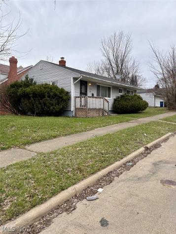 4609 Lee Road Cleveland OH 44128