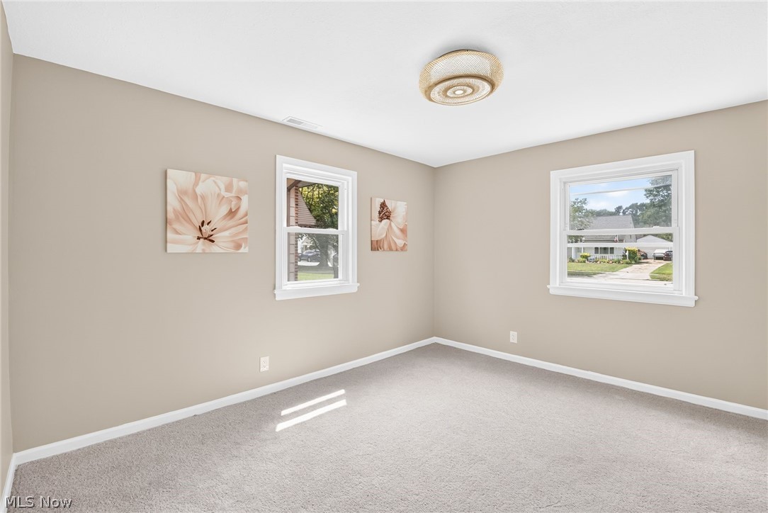 6907 Greenleaf Avenue Cleveland OH 44130