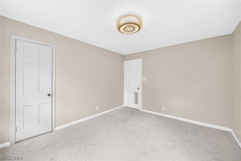 6907 Greenleaf Avenue Cleveland OH 44130