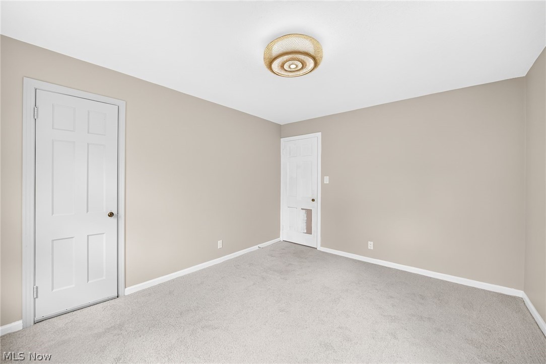 6907 Greenleaf Avenue Cleveland OH 44130