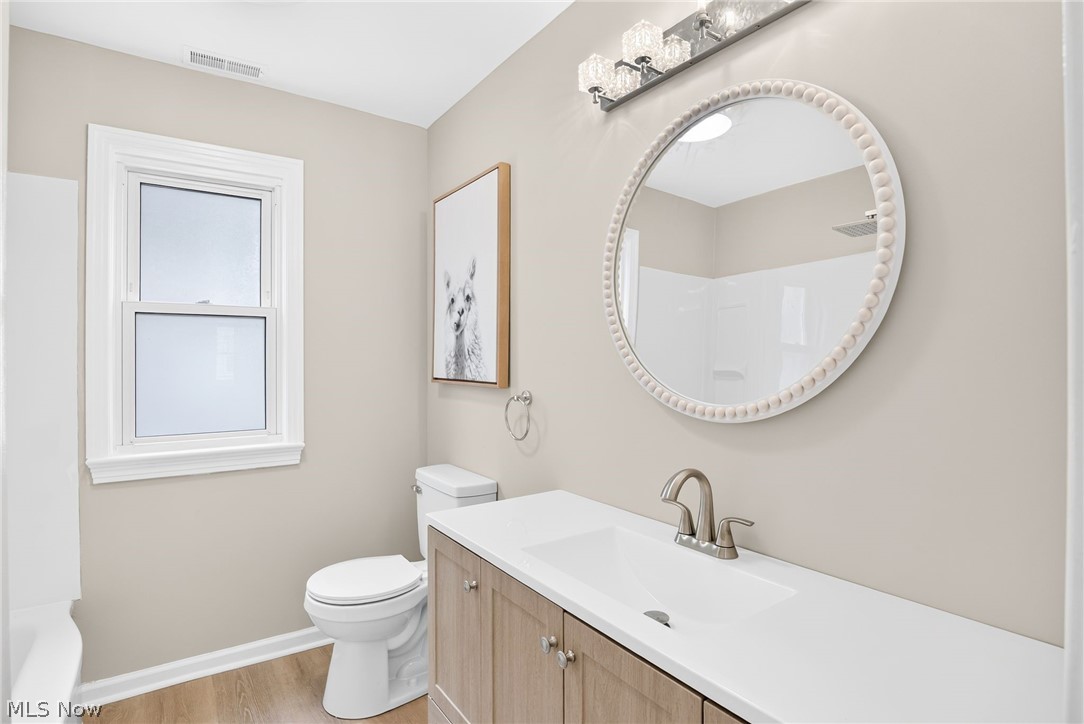 6907 Greenleaf Avenue Cleveland OH 44130