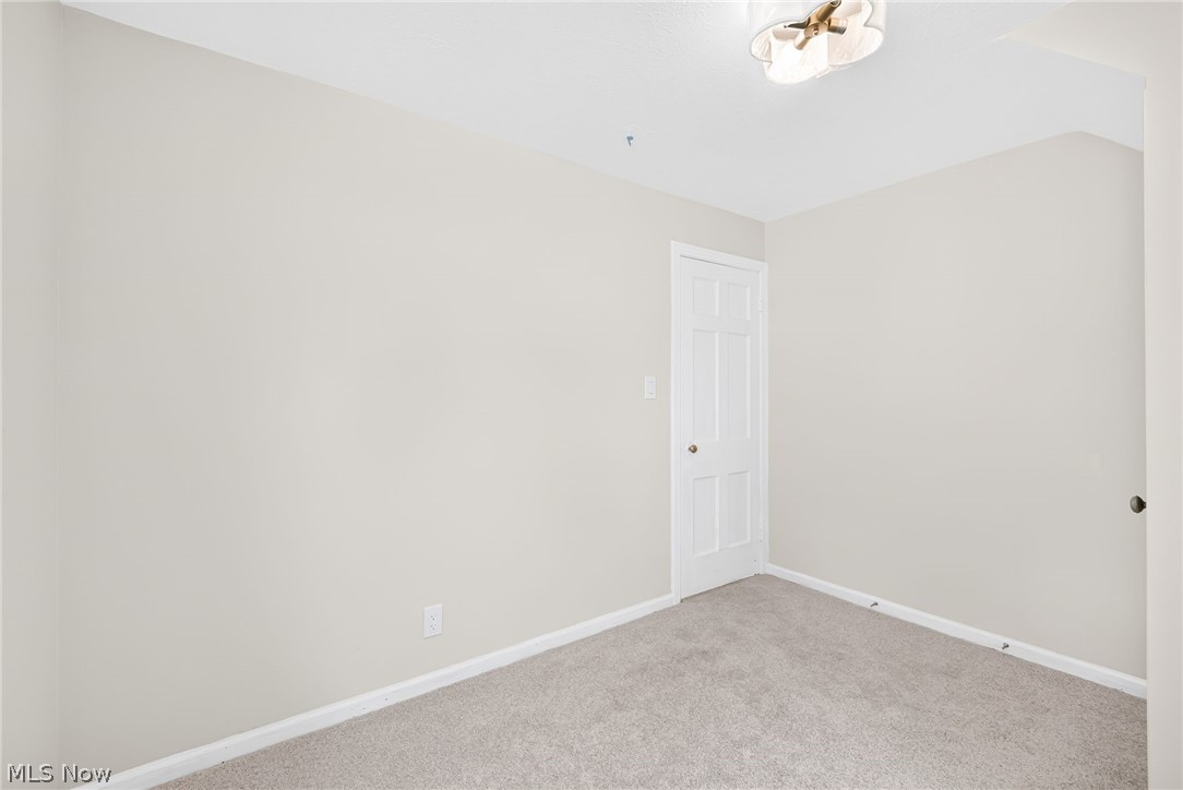 6907 Greenleaf Avenue Cleveland OH 44130