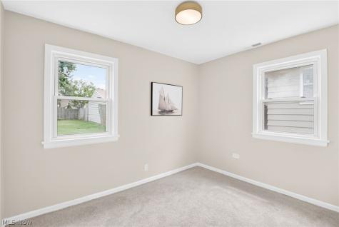 6907 Greenleaf Avenue Cleveland OH 44130