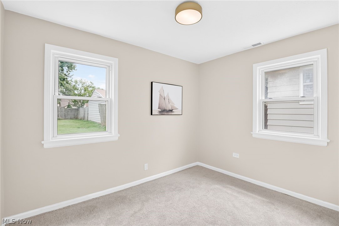 6907 Greenleaf Avenue Cleveland OH 44130