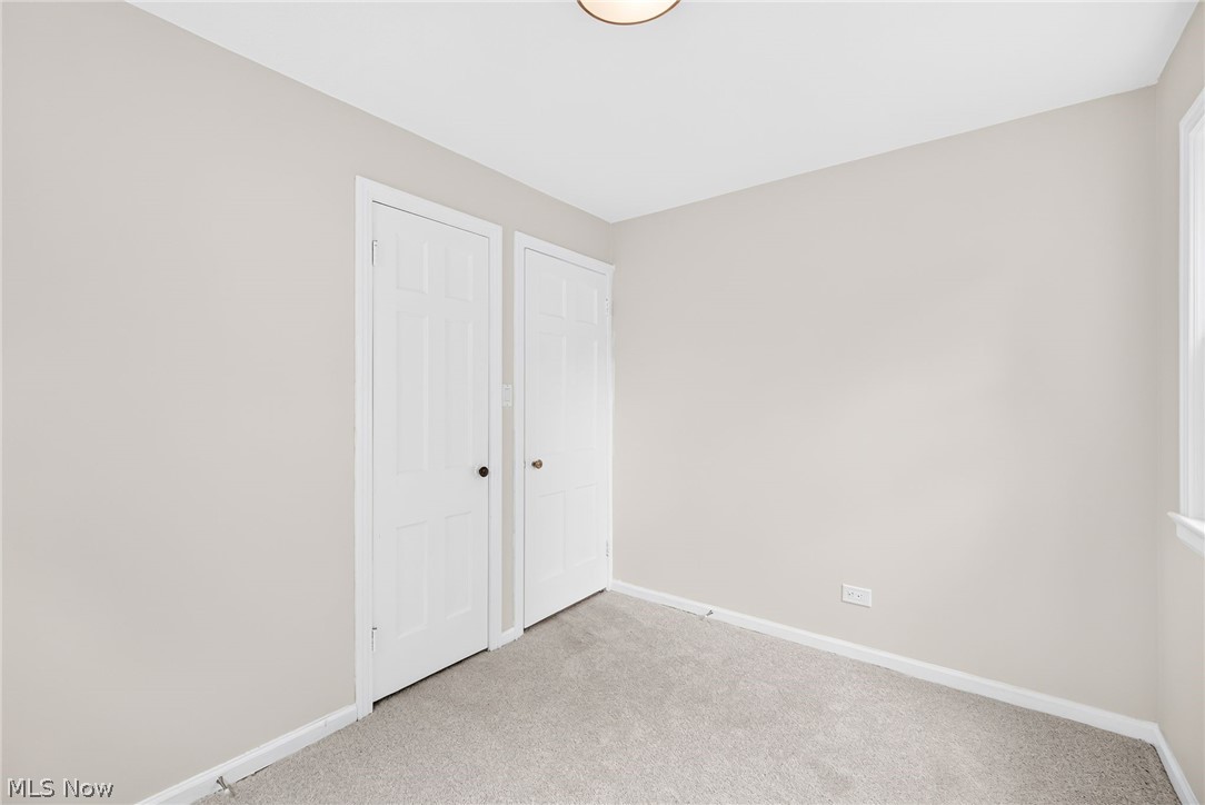 6907 Greenleaf Avenue Cleveland OH 44130