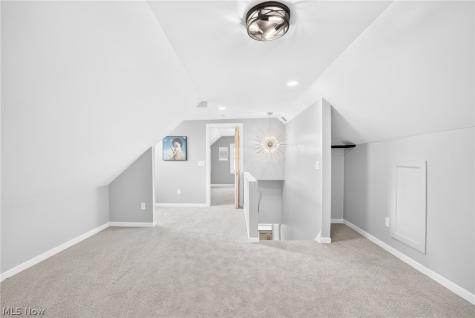 6907 Greenleaf Avenue Cleveland OH 44130