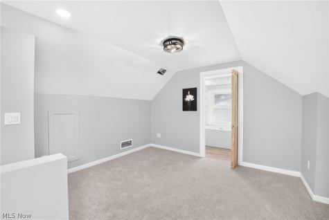 6907 Greenleaf Avenue Cleveland OH 44130