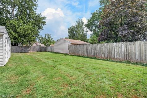 6907 Greenleaf Avenue Cleveland OH 44130