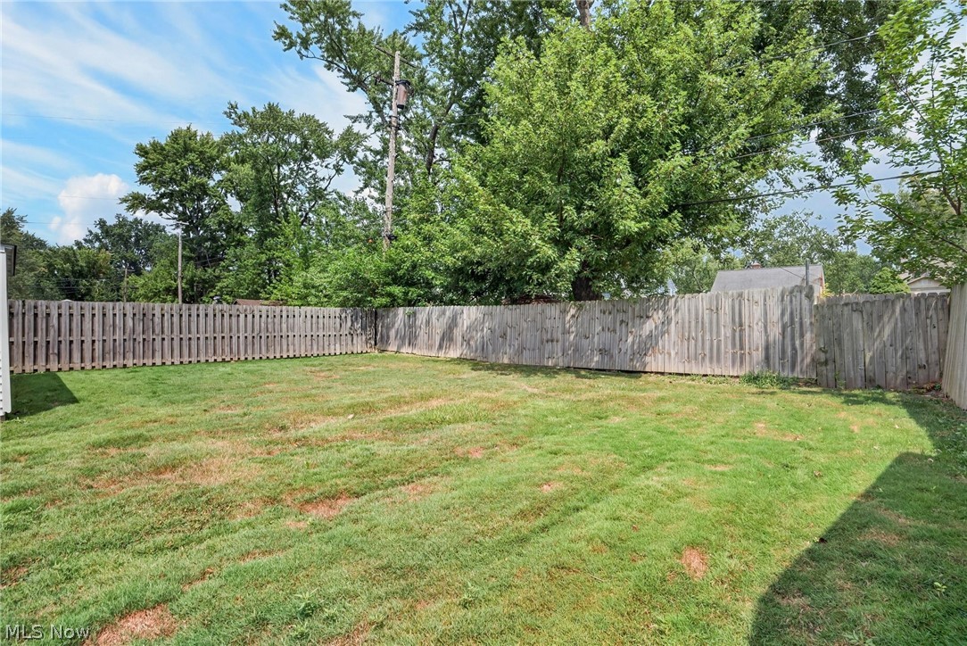 6907 Greenleaf Avenue Cleveland OH 44130