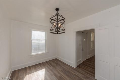 1986 W 93rd Street Cleveland OH 44102