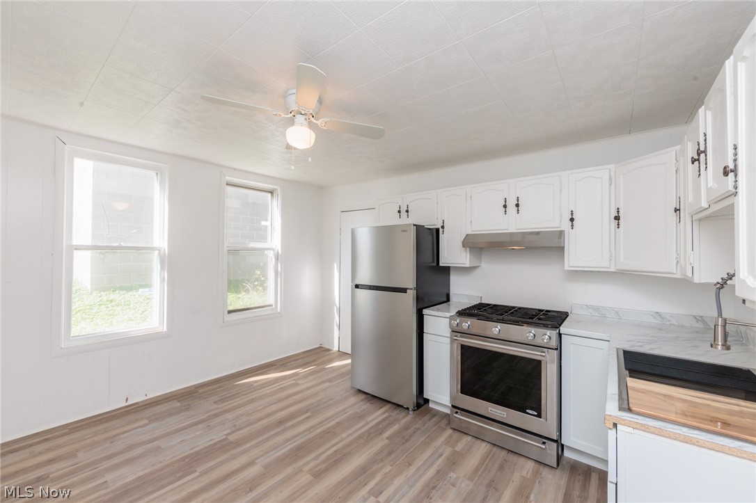 1986 W 93rd Street Cleveland OH 44102