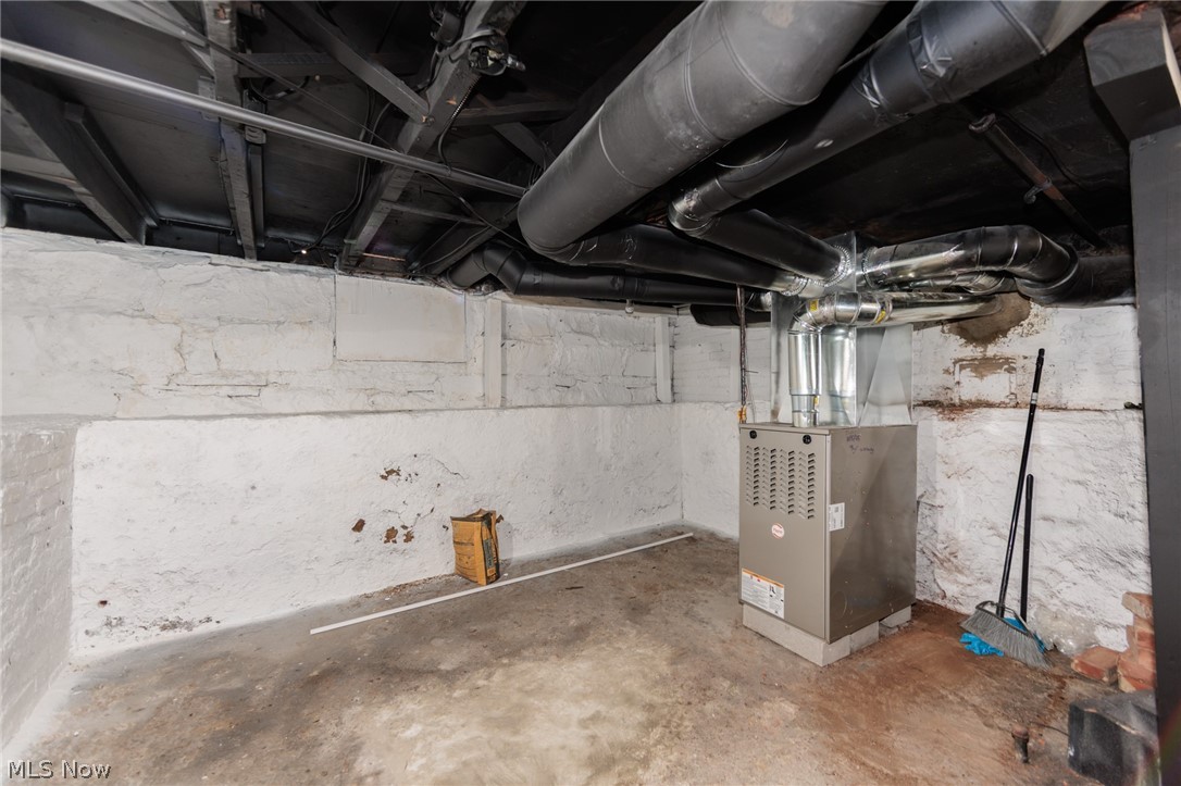 1986 W 93rd Street Cleveland OH 44102