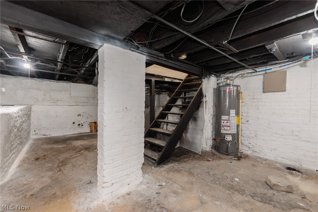 1986 W 93rd Street Cleveland OH 44102