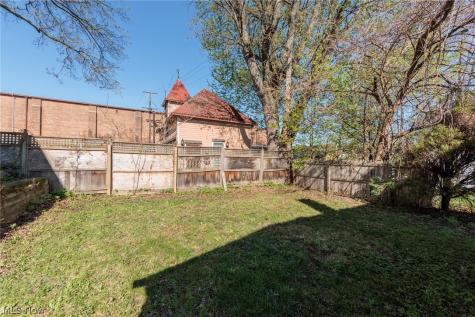 1986 W 93rd Street Cleveland OH 44102