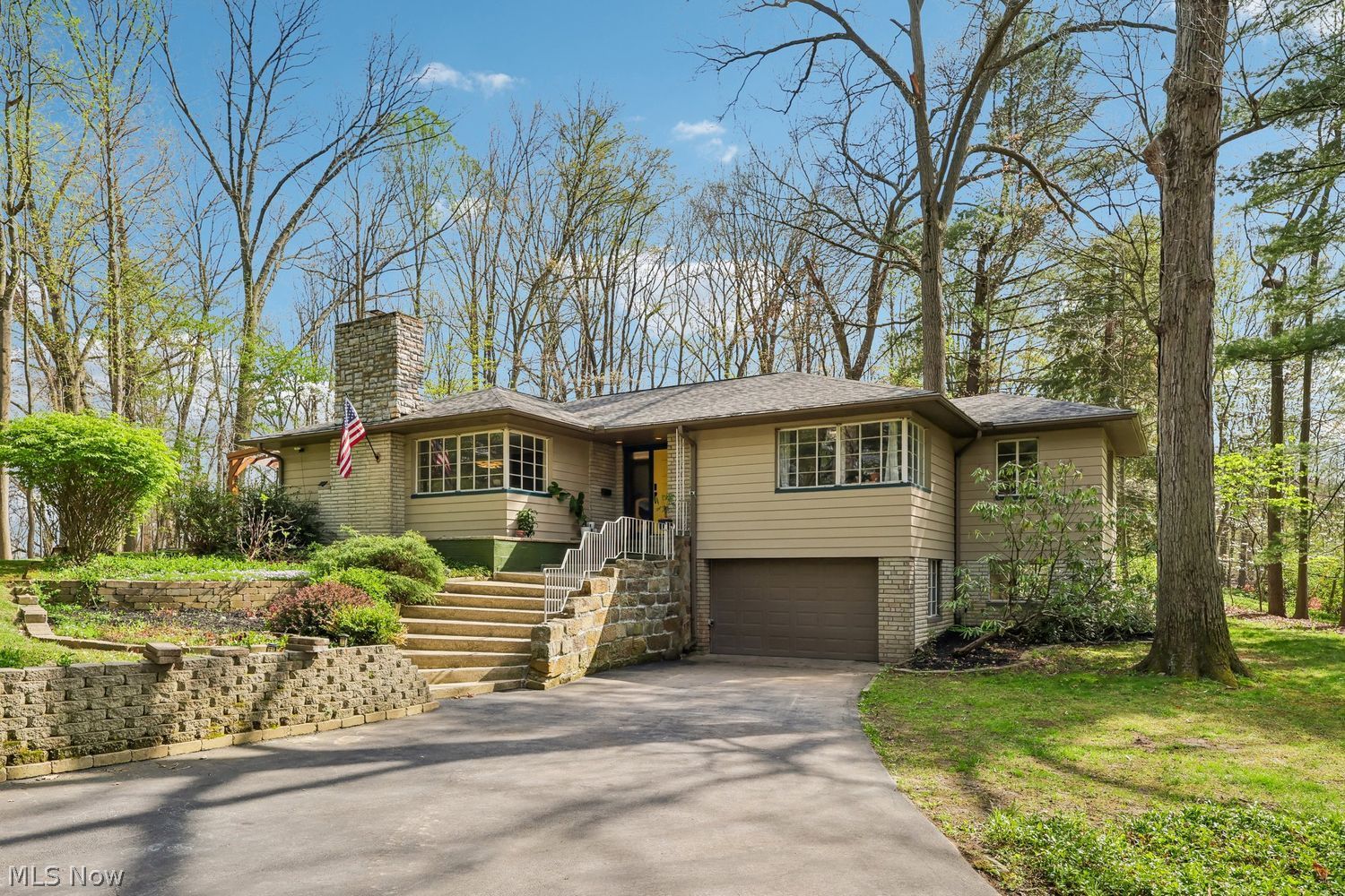 405 Nob Hill Drive Akron OH 44303