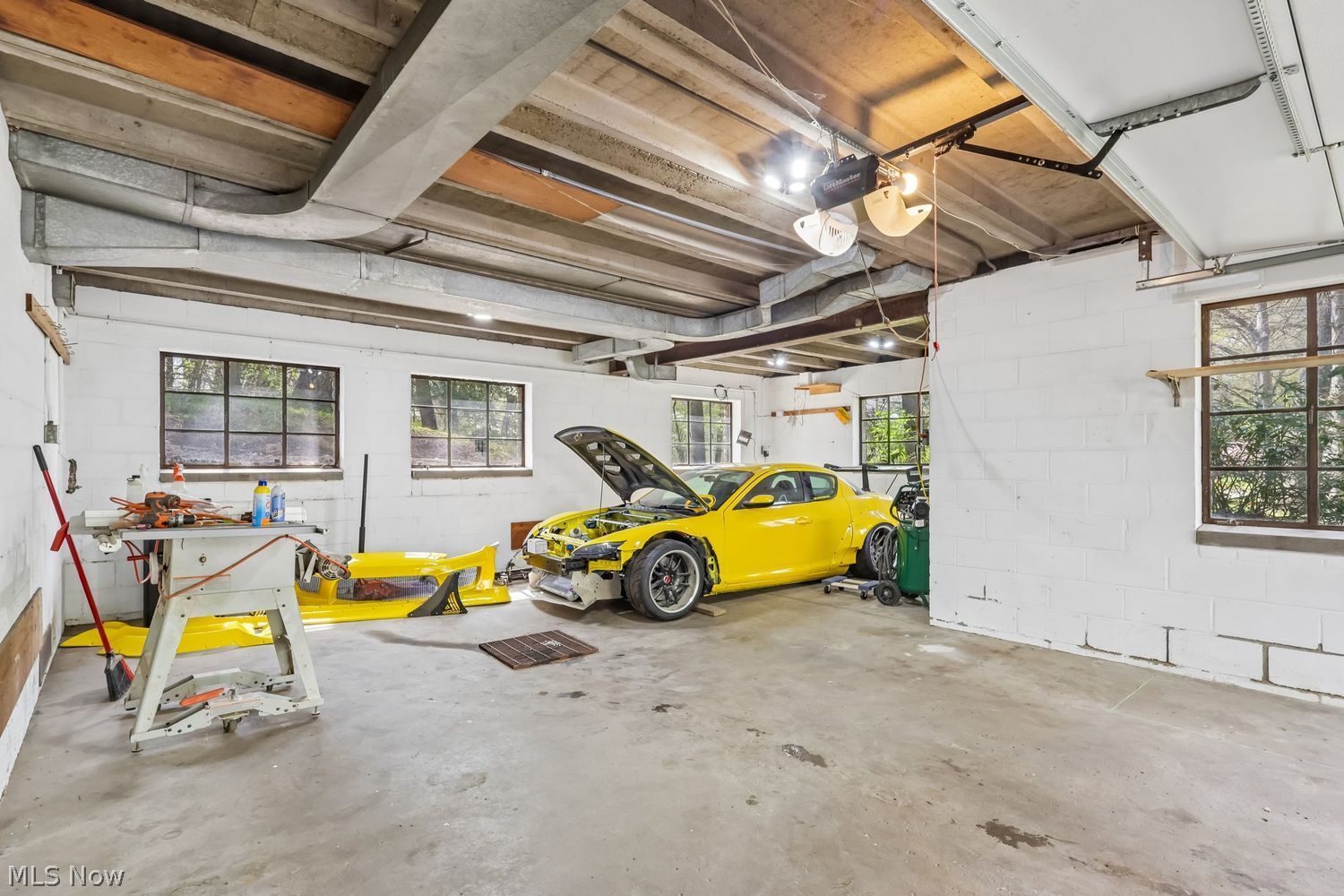 405 Nob Hill Drive Akron OH 44303