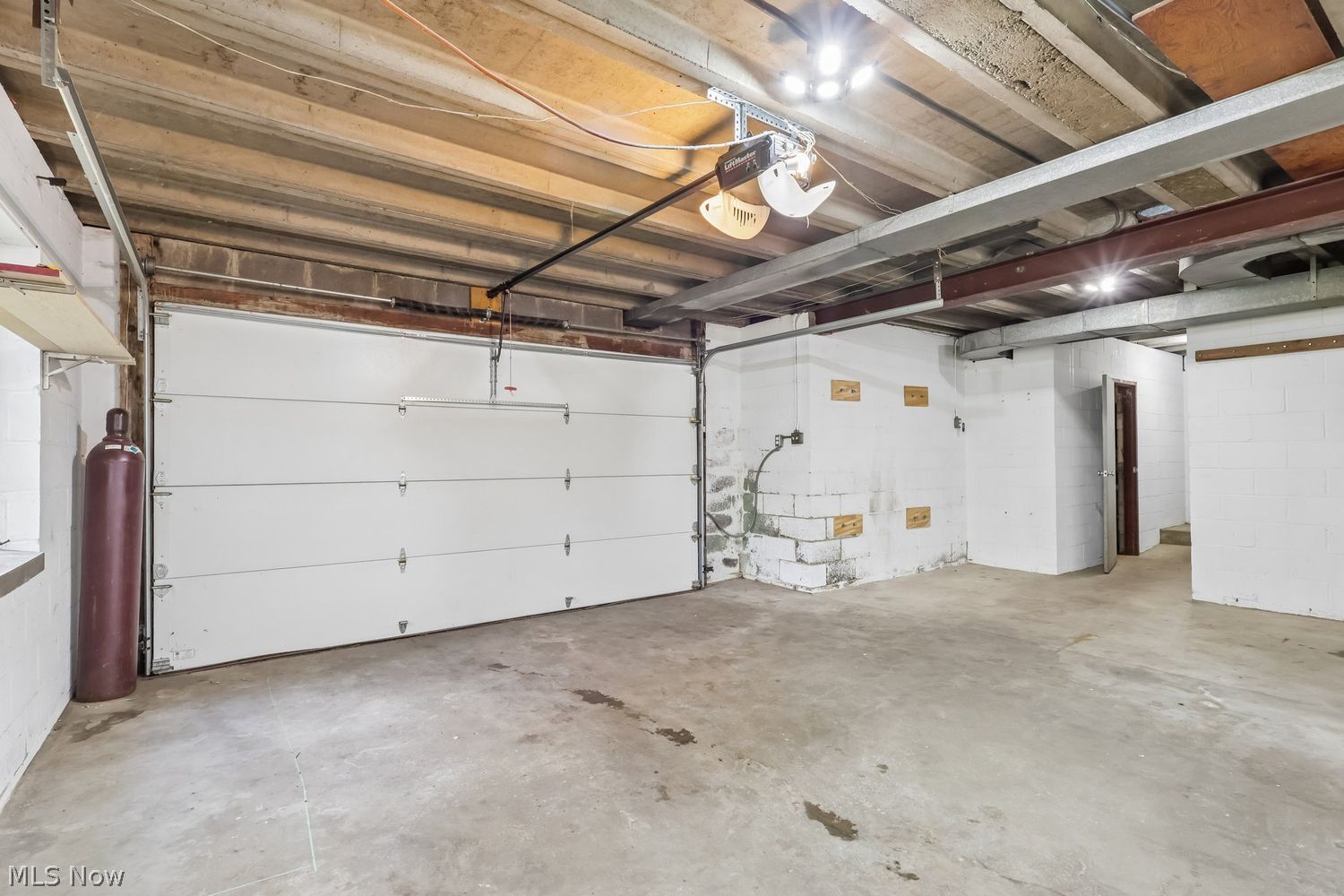 405 Nob Hill Drive Akron OH 44303