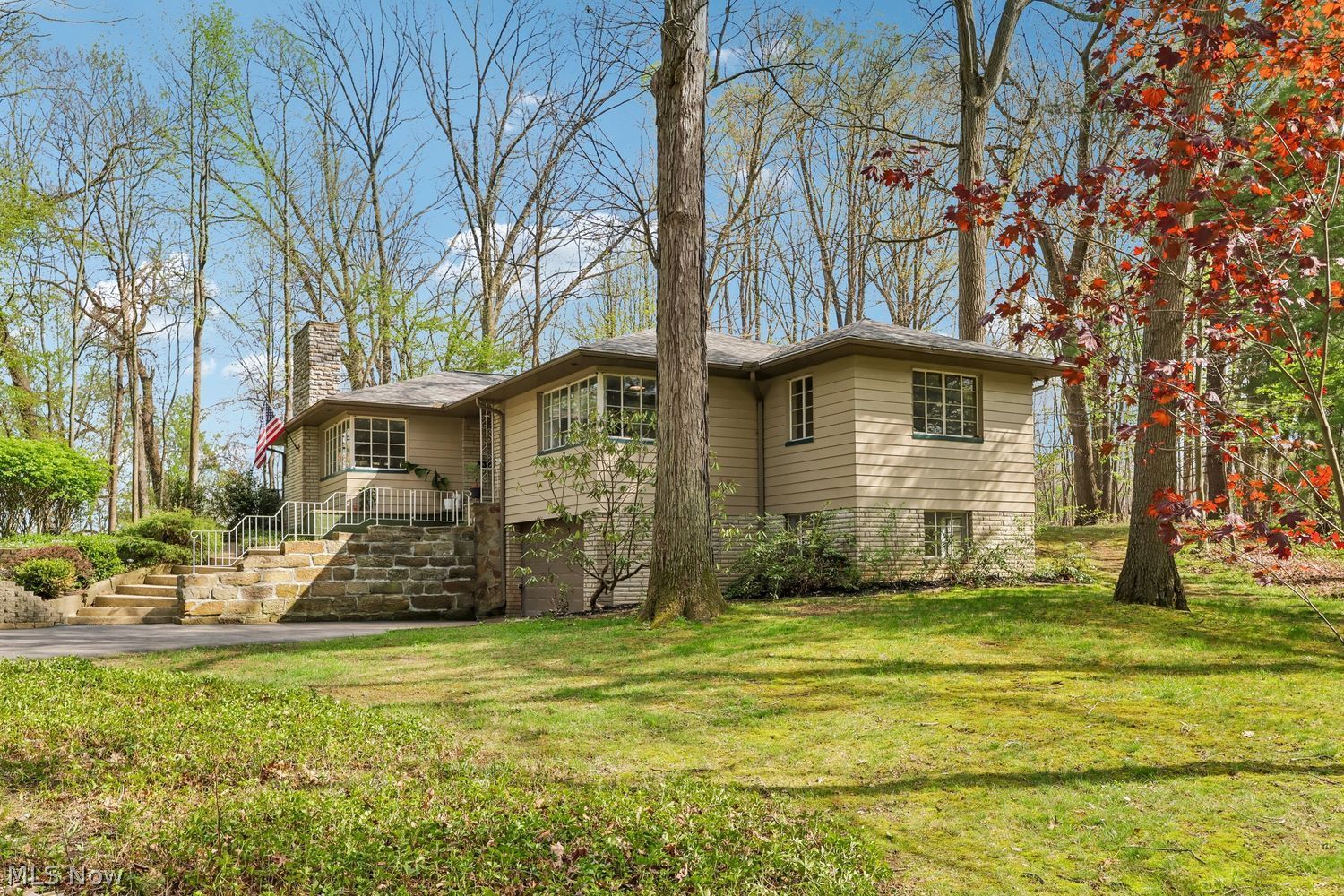 405 Nob Hill Drive Akron OH 44303
