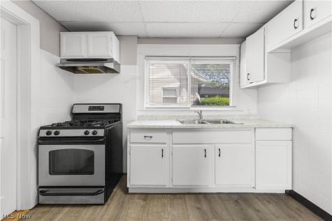 1053 Wyley Avenue Akron OH 44306