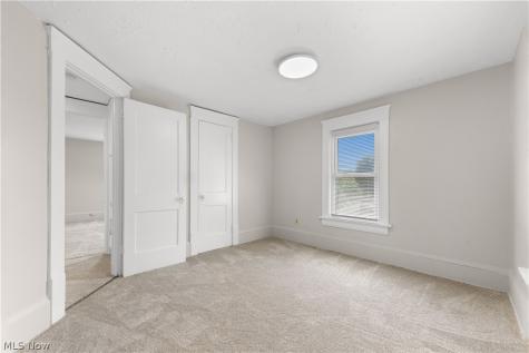 1053 Wyley Avenue Akron OH 44306