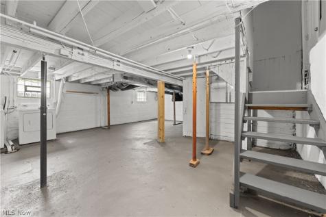 1053 Wyley Avenue Akron OH 44306