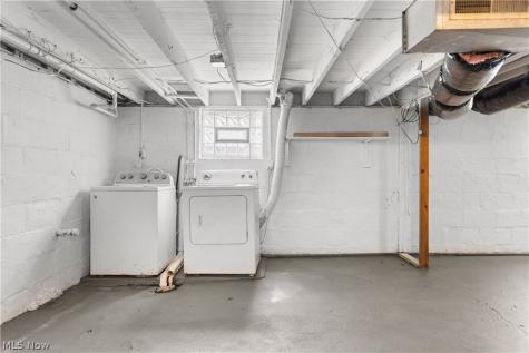 1053 Wyley Avenue Akron OH 44306