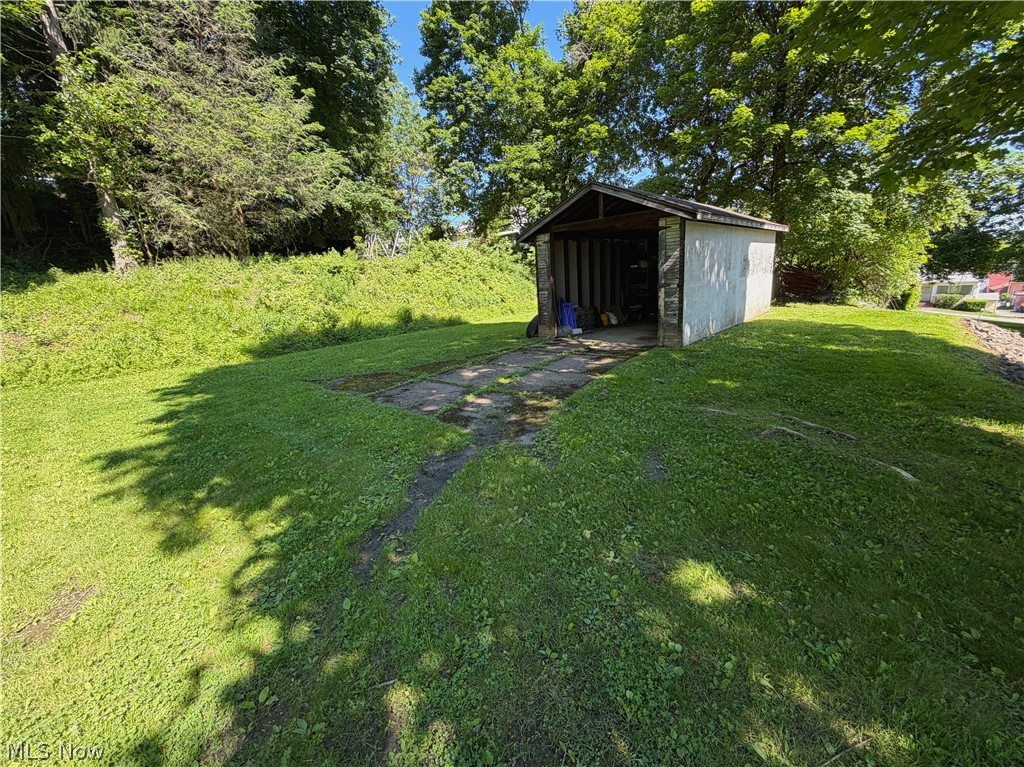 2029 Saint Clair Avenue East Liverpool OH 43920