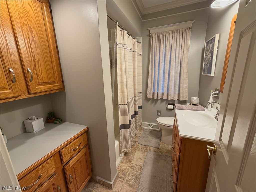 2029 Saint Clair Avenue East Liverpool OH 43920