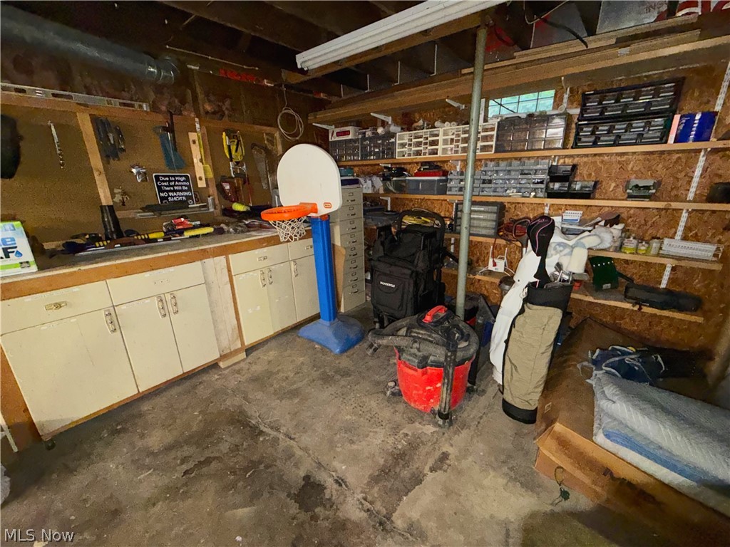 2029 Saint Clair Avenue East Liverpool OH 43920