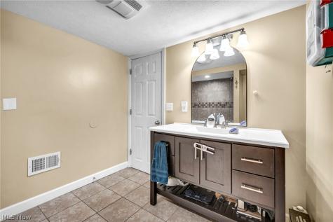4705 State Route 303 Ravenna OH 44266