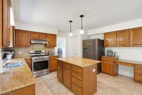 19332 Timber Creek Circle Strongsville OH 44136