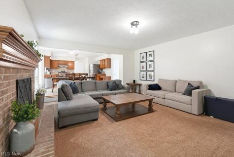 19332 Timber Creek Circle Strongsville OH 44136