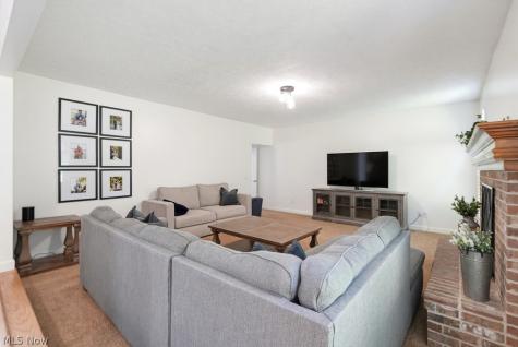 19332 Timber Creek Circle Strongsville OH 44136