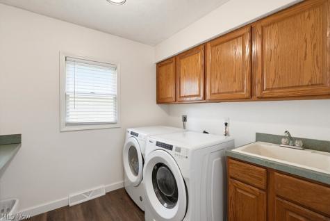 19332 Timber Creek Circle Strongsville OH 44136