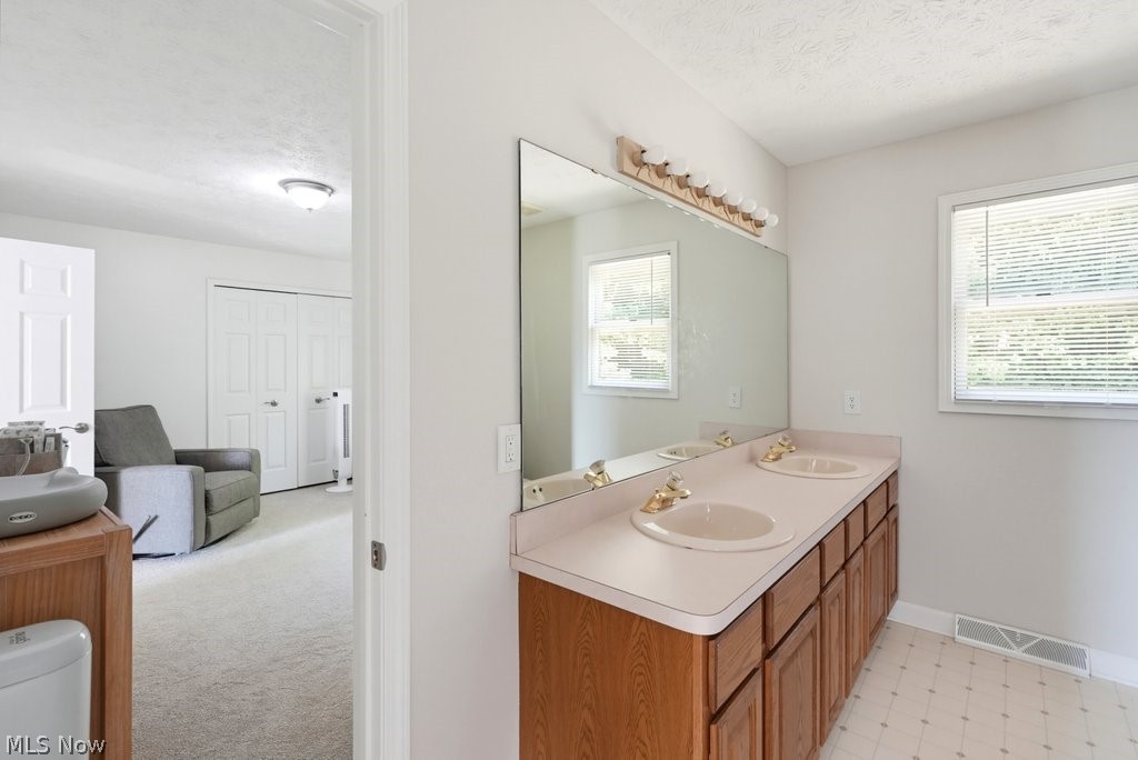 19332 Timber Creek Circle Strongsville OH 44136