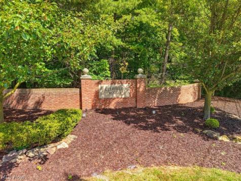 19332 Timber Creek Circle Strongsville OH 44136