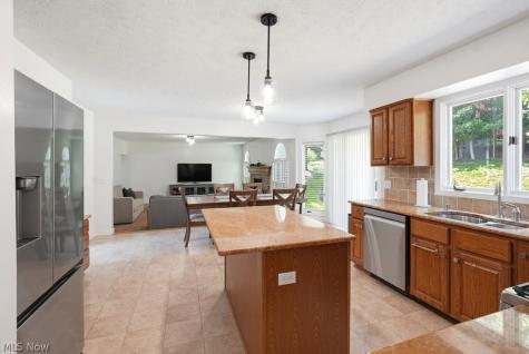 19332 Timber Creek Circle Strongsville OH 44136