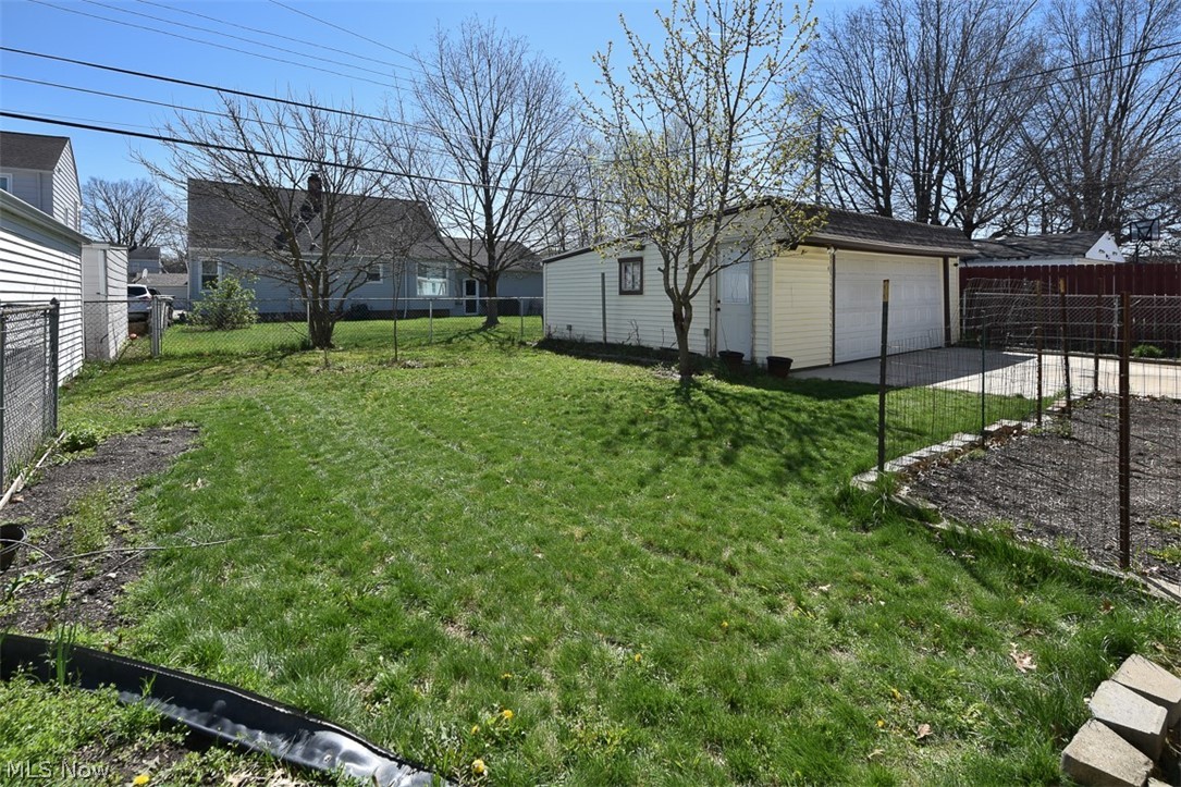 2929 Commonwealth Drive Parma OH 44134