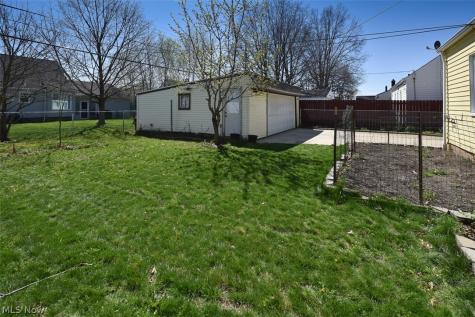 2929 Commonwealth Drive Parma OH 44134