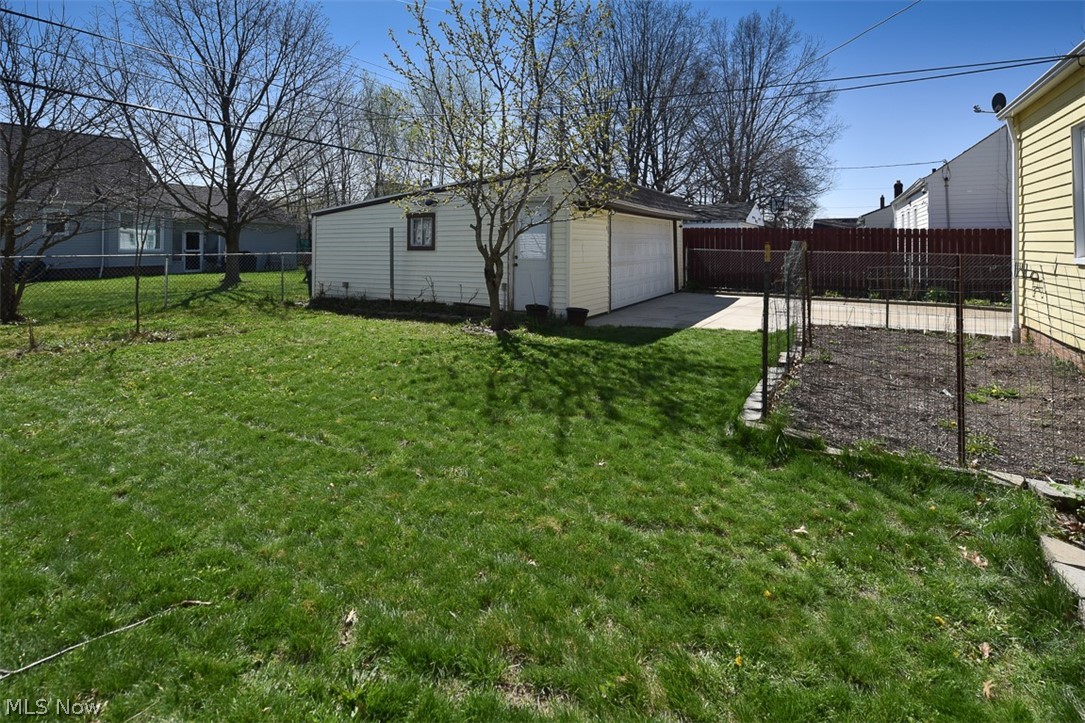 2929 Commonwealth Drive Parma OH 44134