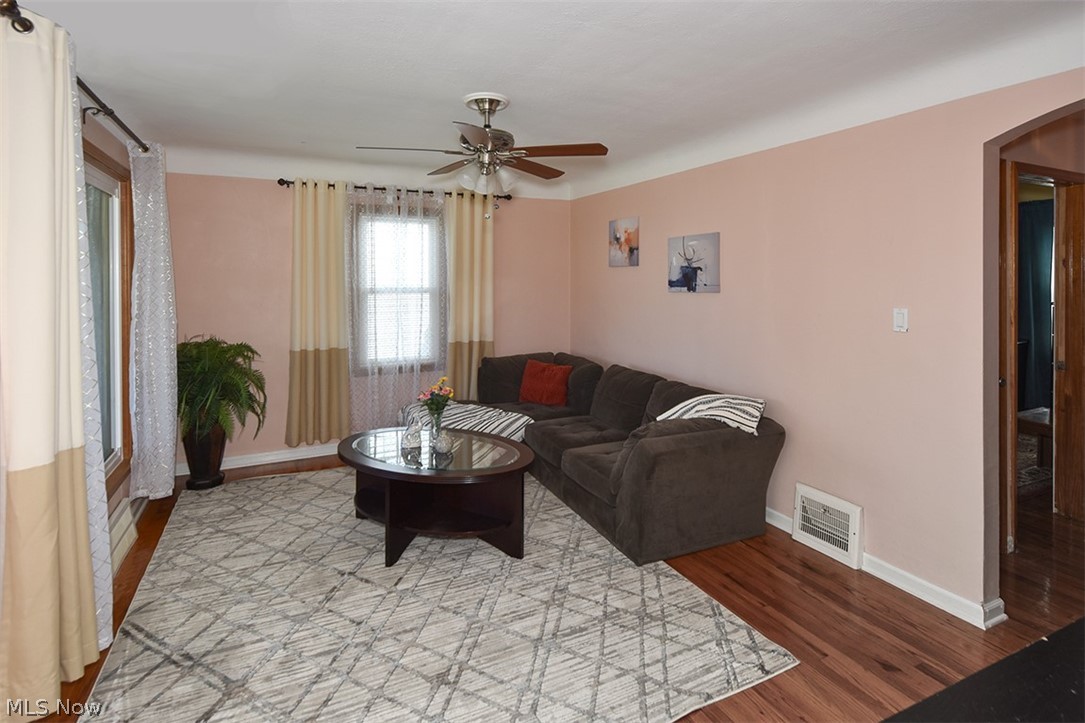 2929 Commonwealth Drive Parma OH 44134