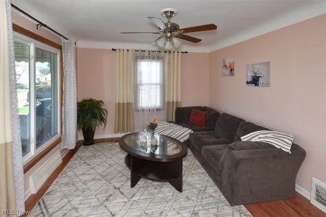 2929 Commonwealth Drive Parma OH 44134