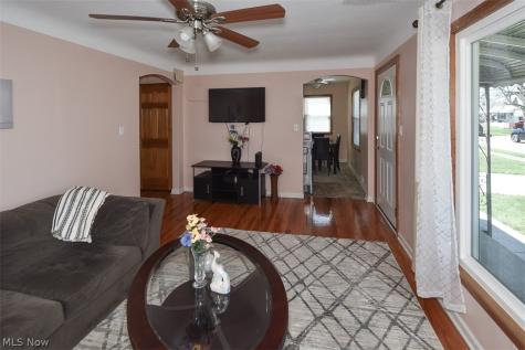 2929 Commonwealth Drive Parma OH 44134
