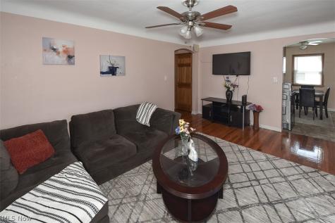 2929 Commonwealth Drive Parma OH 44134
