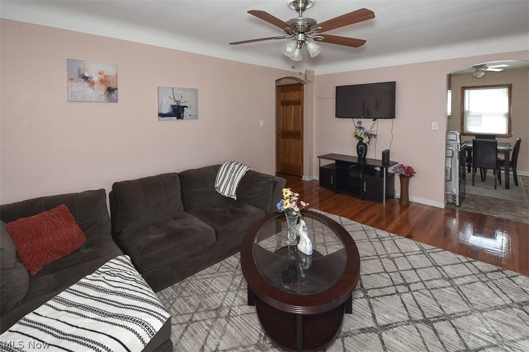 2929 Commonwealth Drive Parma OH 44134